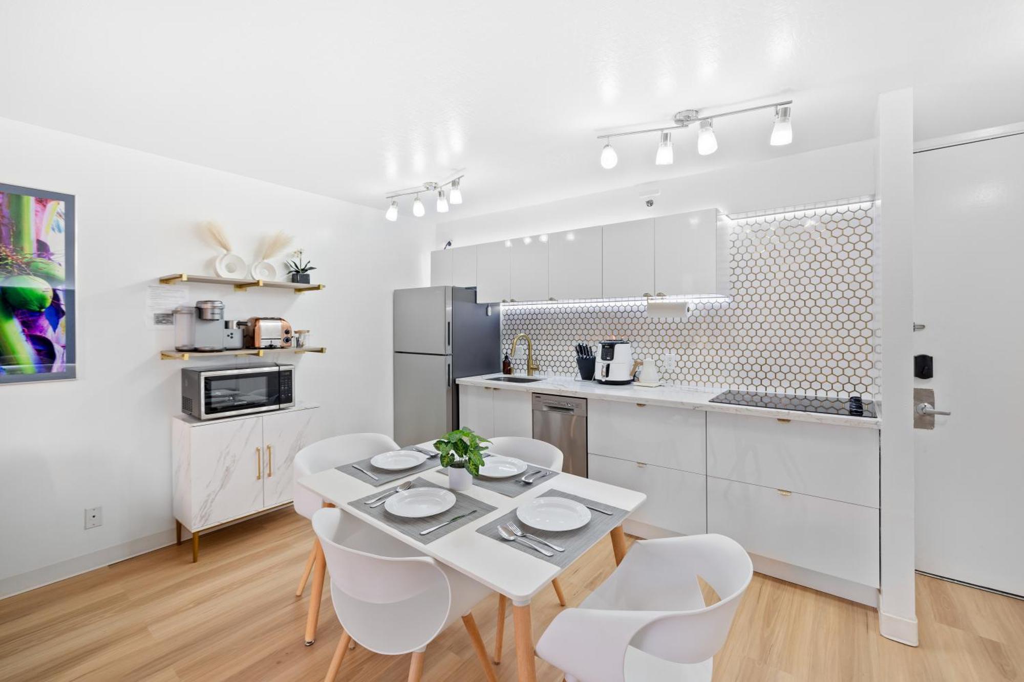 Huge Patio Washerdryer 1 Bedroom Banyan Free Parking 5 Min To Beach Гонолулу Екстер'єр фото